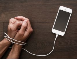 Smartphone Membentuk Kebiasaan