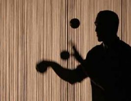 Jaga “Bola Kaca” Dan  Atur “Bola Karet”